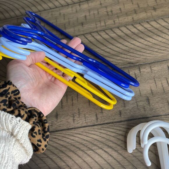 Hangers Small hanger lot toddler young kids hangers plastic and metal 11” - Picture 2 of 7